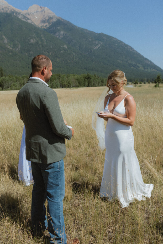 wedding ceremony at Norbury Lake Provincial Park